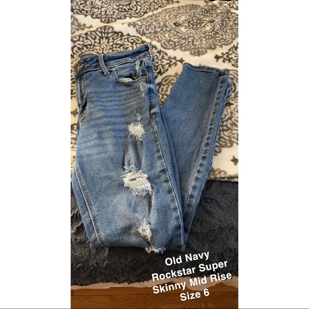 Old Navy Rockstar Super Skinny Mid Rise Jeans